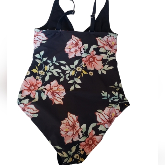 Davi & Dani Black Floral One-piece Swimsuit - Picture 3 of 5
